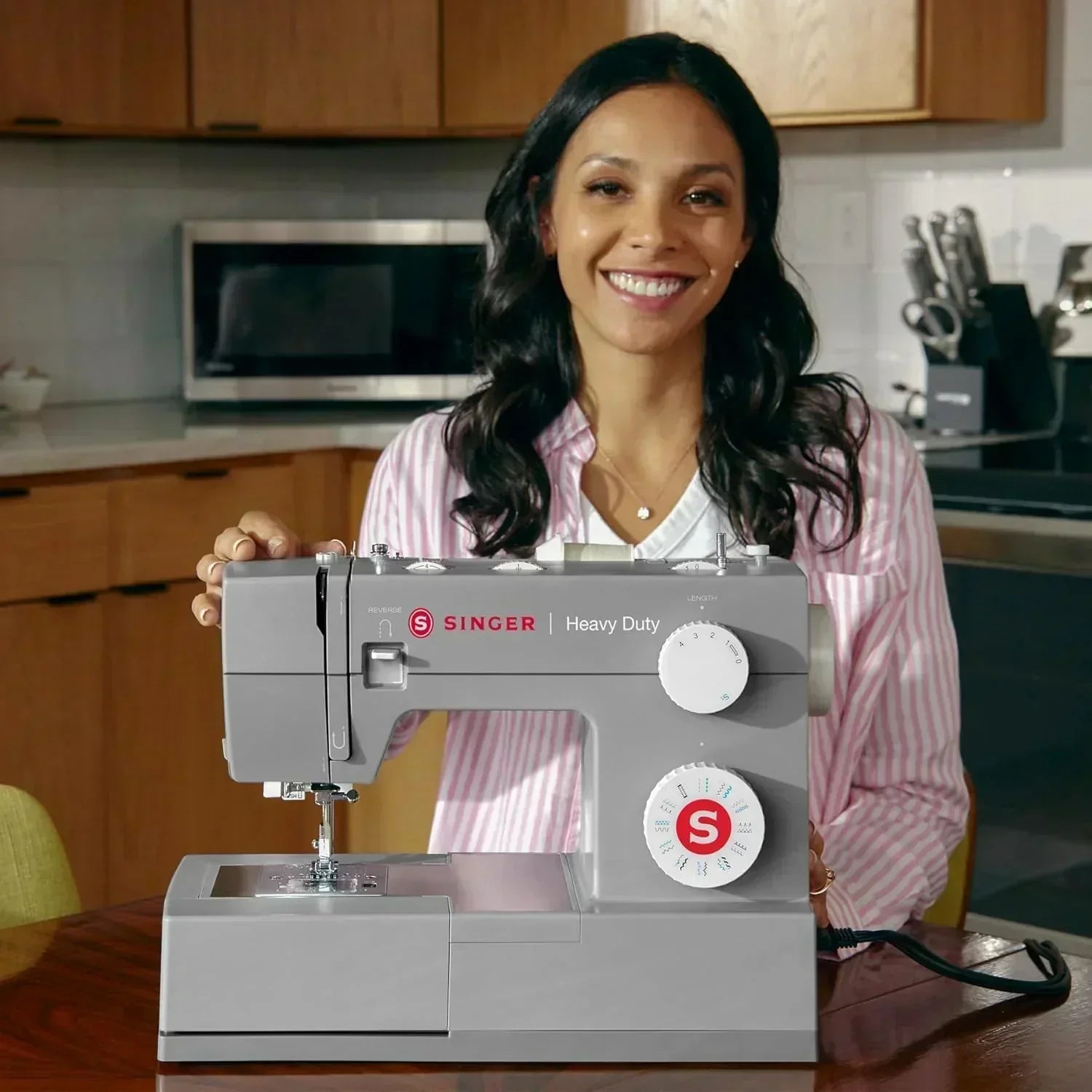 Heavy-Duty 4423 High-Speed Sewing Machine Includes Accessory Kit 97 Stitches One-Step Buttonhole