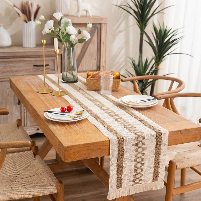 Eleganter roter Tischl?ufer im amerikanischen franz?sischen Stil f��r Ess- und Couchtische