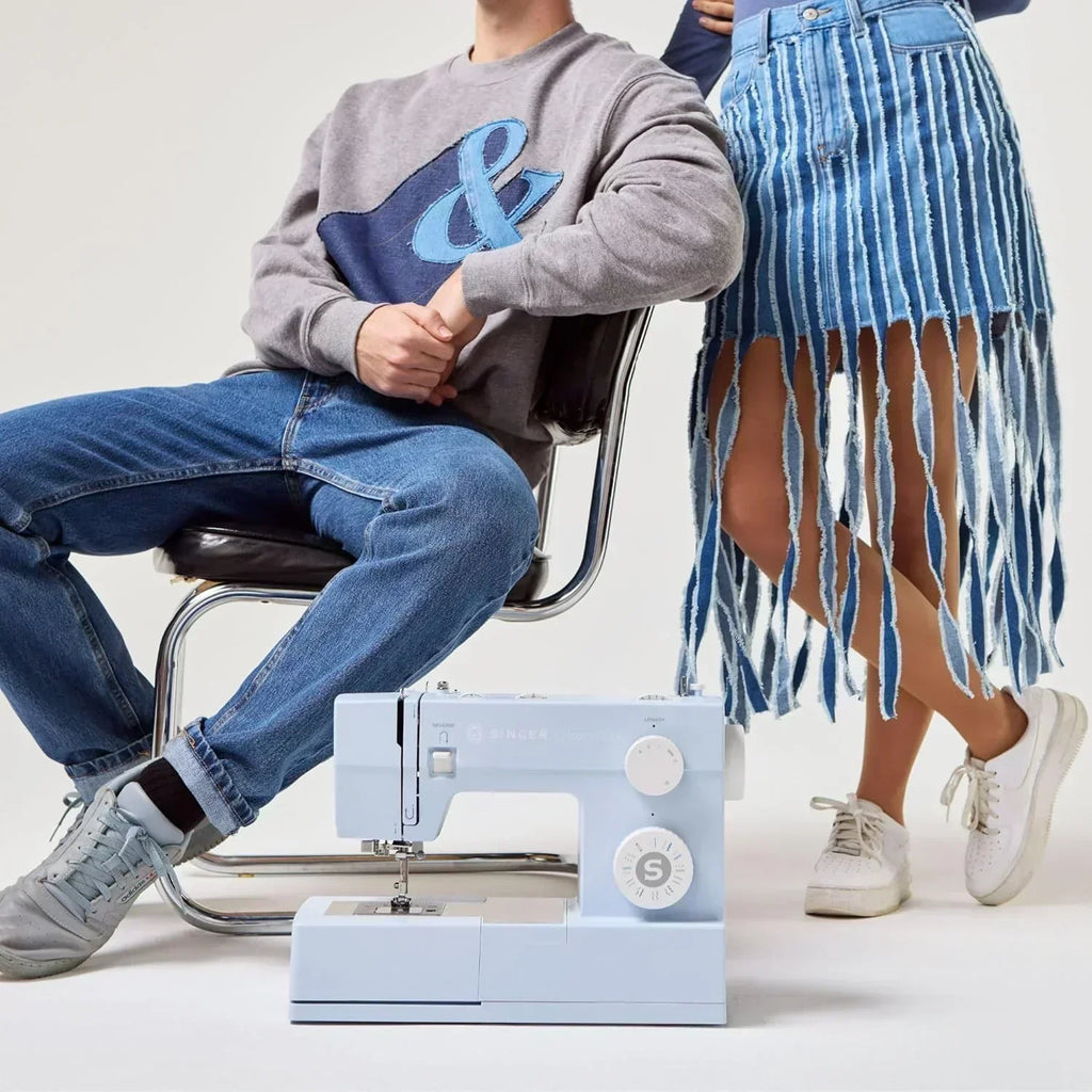 Heavy-Duty 4423 High-Speed Sewing Machine Includes Accessory Kit 97 Stitches One-Step Buttonhole