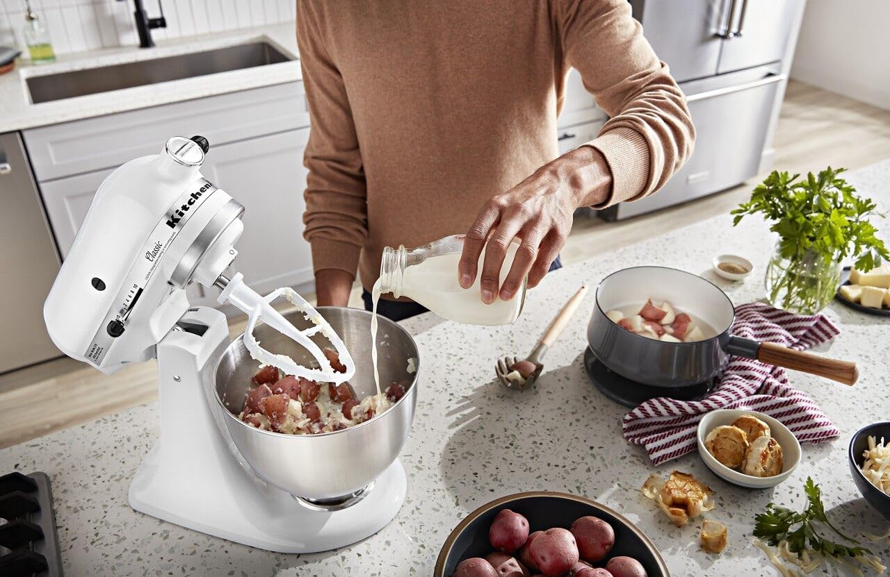 KitchenAid Classic Series 4.5 Quart Tilt-Head Stand Mixer K45SS, Onyx Black