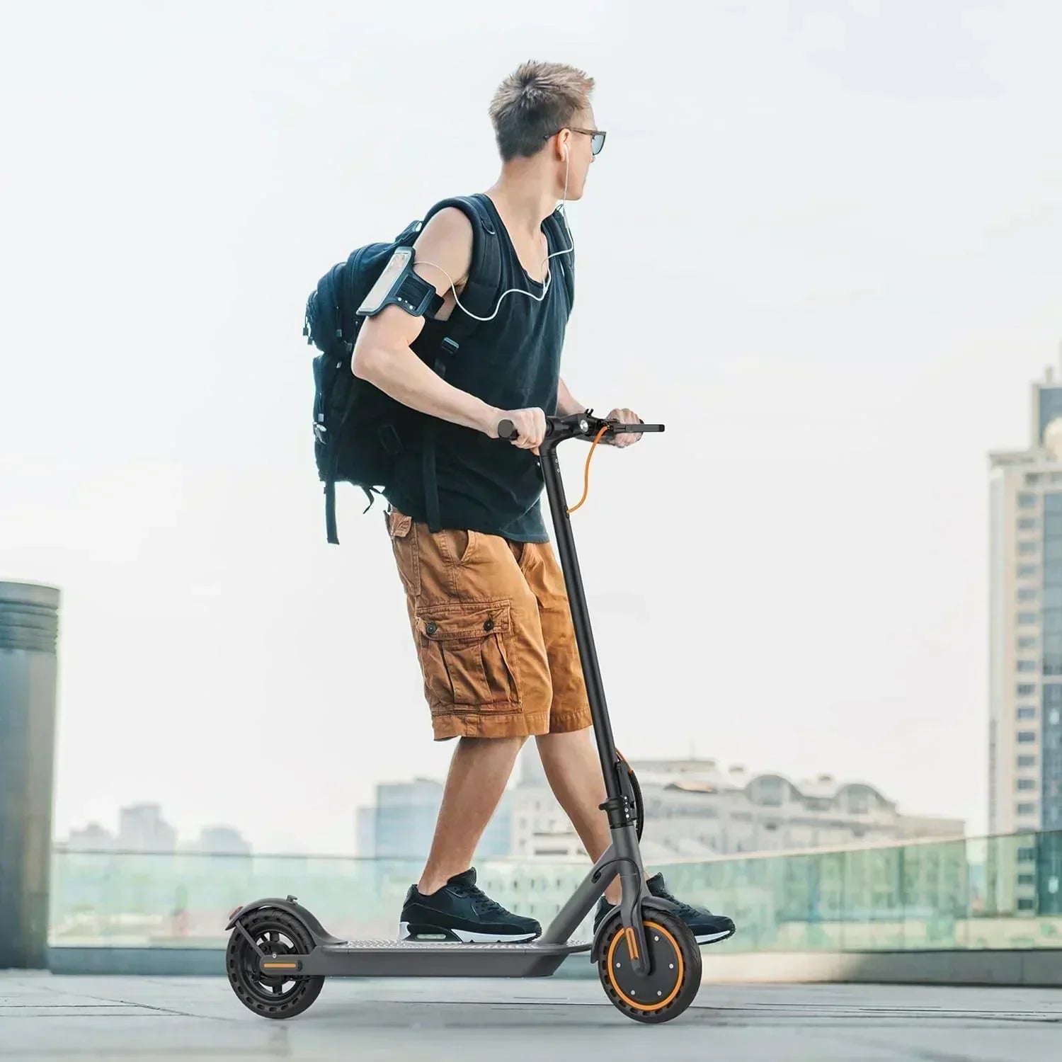 Volpam electric scooter Powerful electric motor Solid tires 28/21/12 mile range