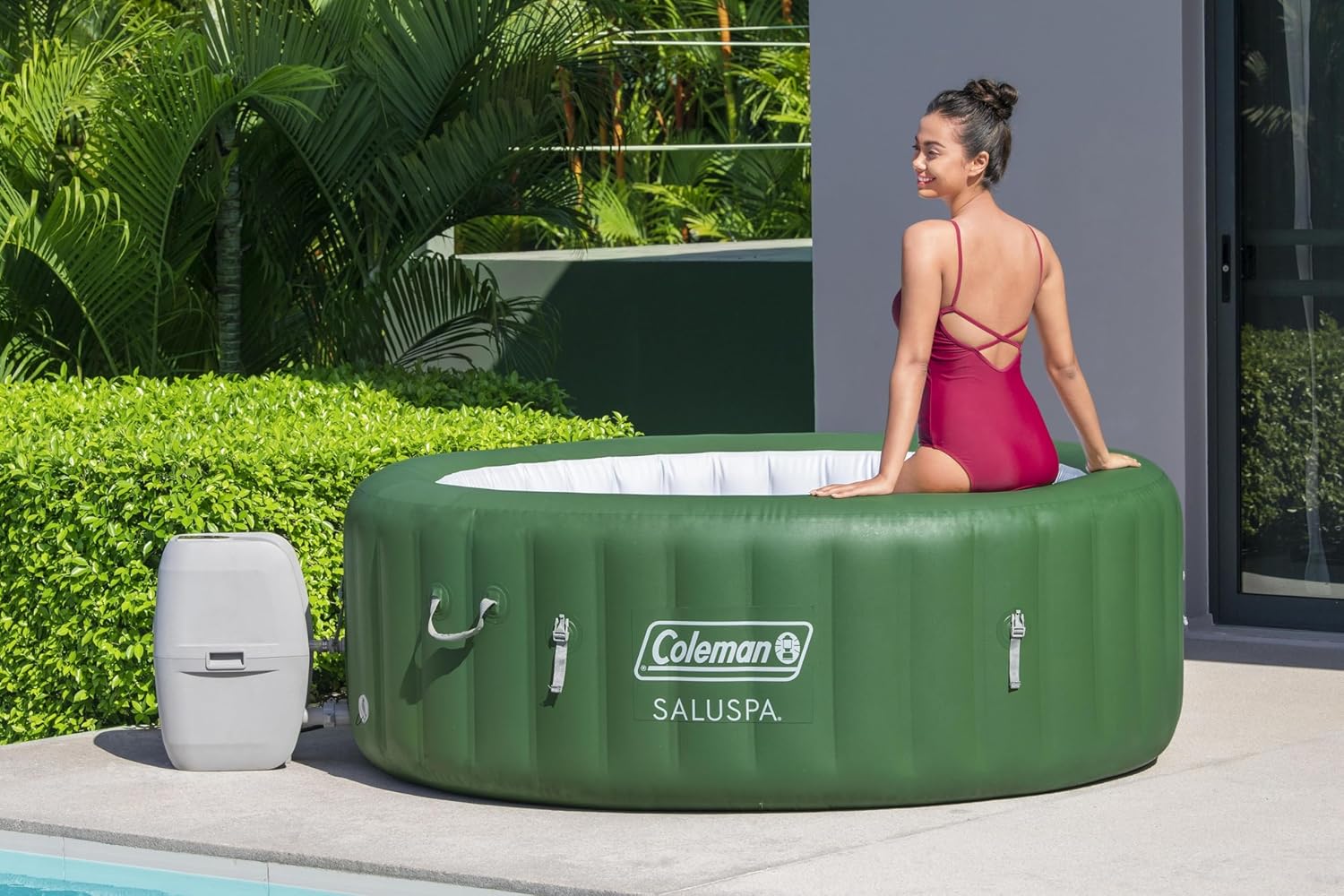 Bestway Palm Springs 4 to 6 Person EnergySense Smart AirJet Plus Inflatable Hot Tub Outdoor Spa with 140 AirJets and Insulated Cover